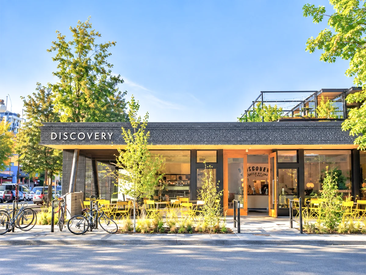 Outdoor café tables and shops in downtown Hope